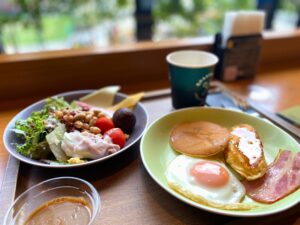 外食朝ごはんの楽しみ　アパリゾートホテルのモーニングや珈琲店でのモーニング