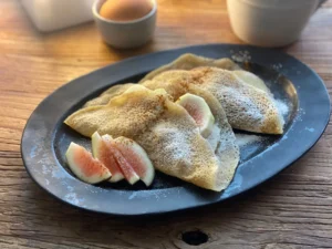 さつまいもといちじくのライ麦クレープの背中