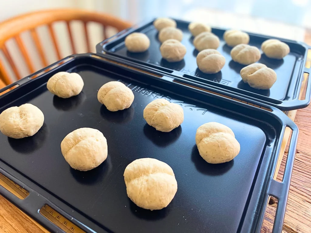 双子パンの成形16個完了しました