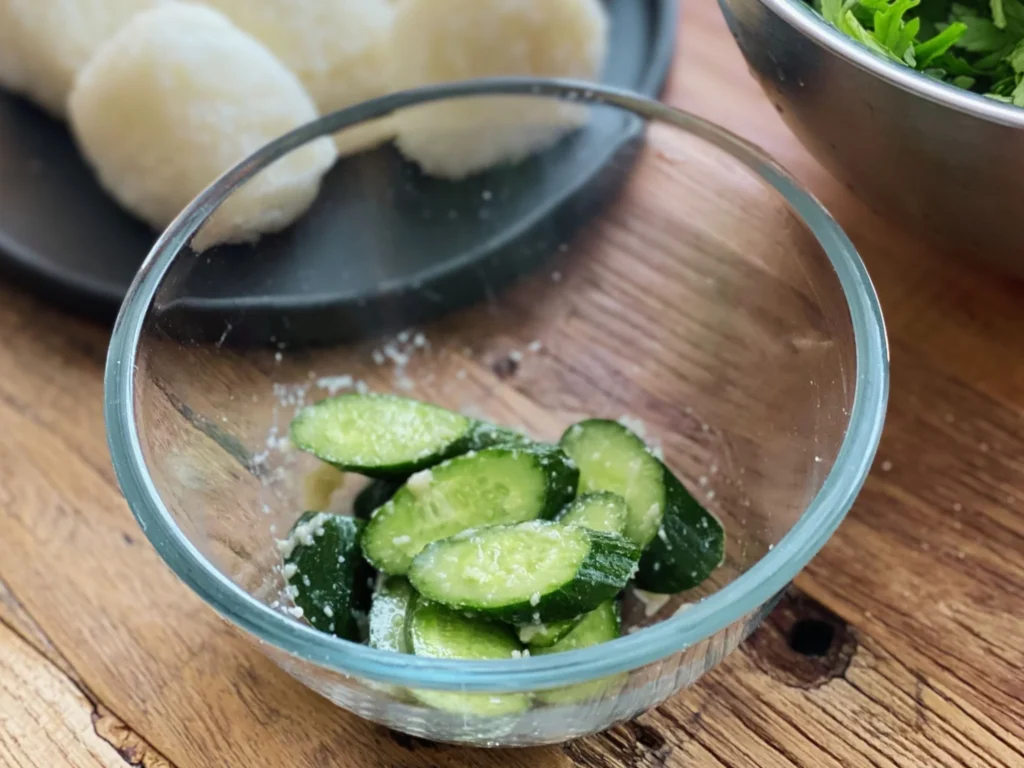 きゅうりの塩麹和え