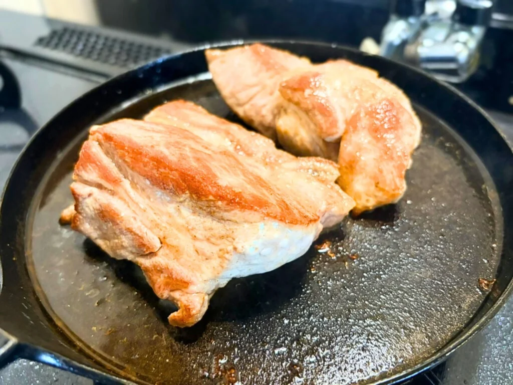 しっかり焼き色のついたお肉