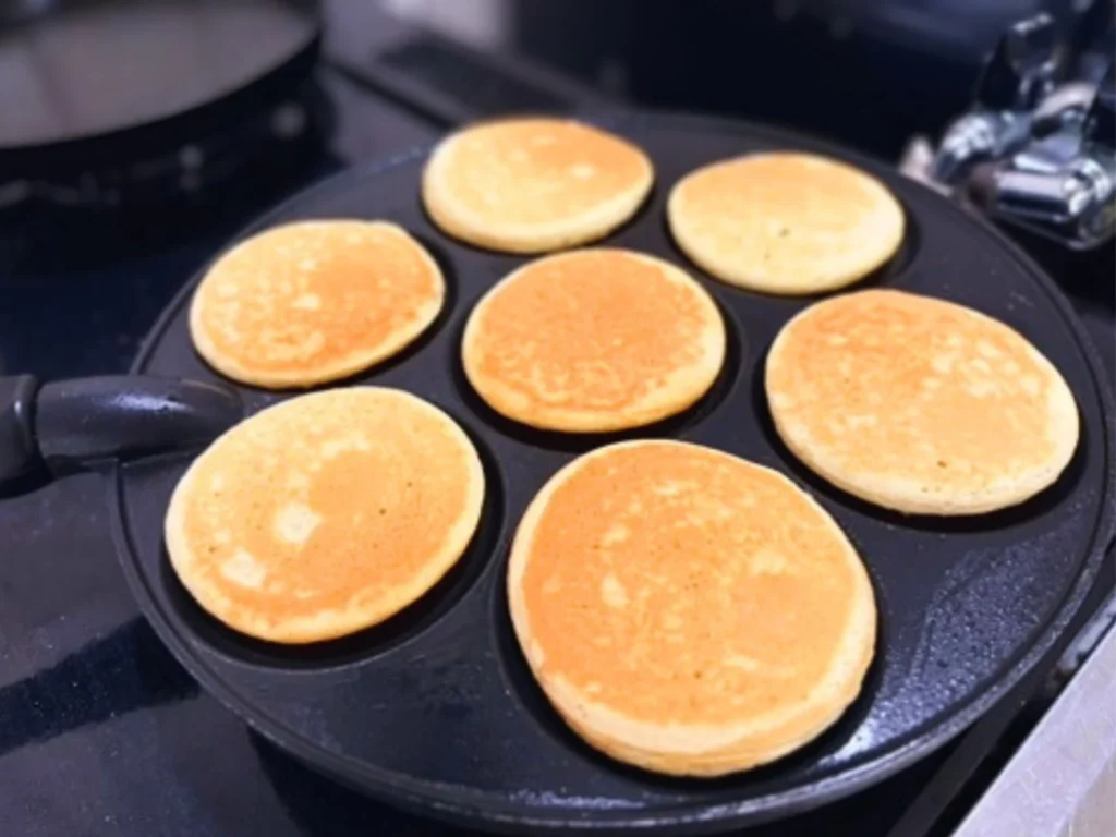 ノルディックパンでホットケーキを焼いているところ