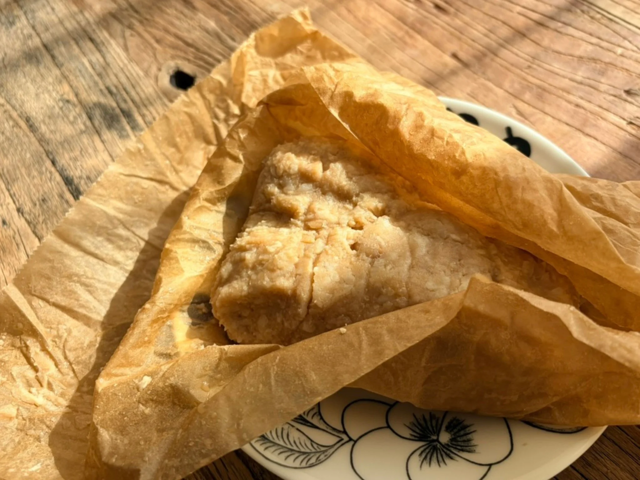 手作り味噌の様子。やさしい色合いで、手仕事の温かさが伝わる