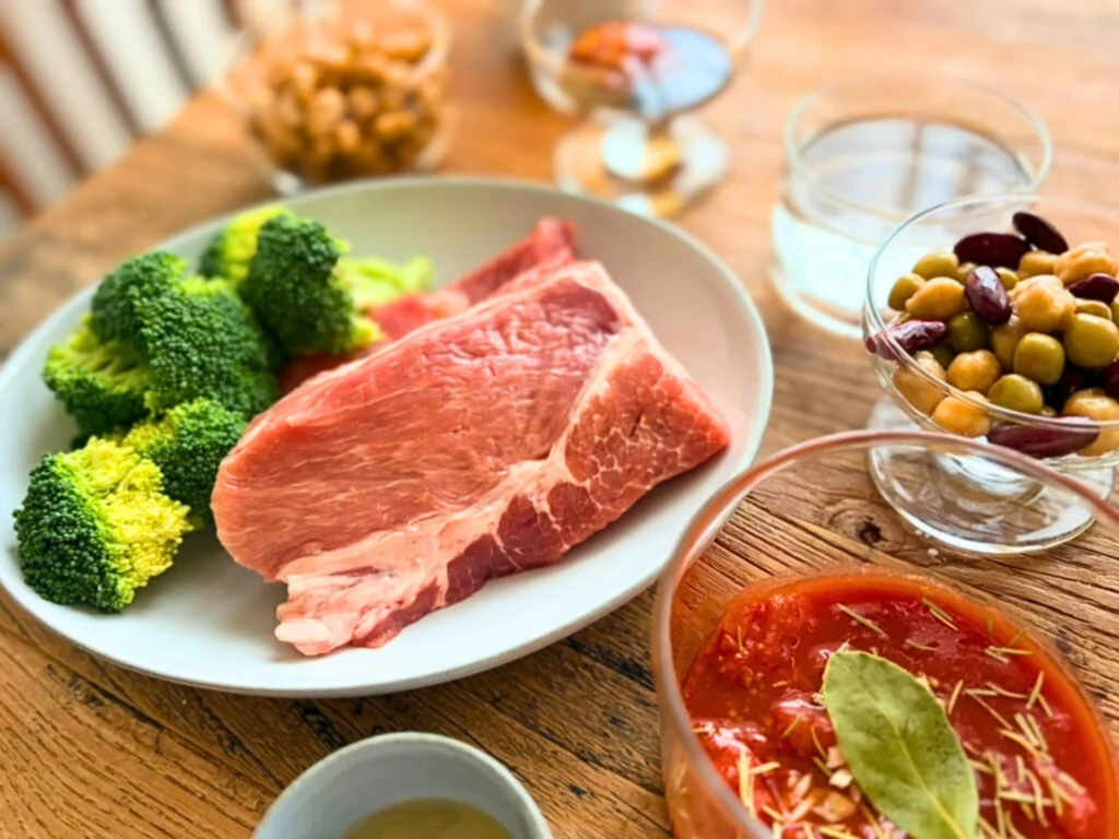 栗原はるみさんの「わたしの味」の中から豆と野菜と豚肉の煮物